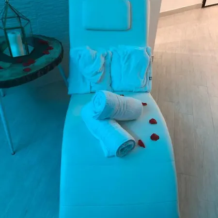 Апартаменты The Luxurysuite Барлетта