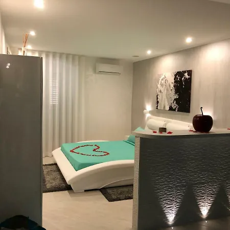 Апартаменты The Luxurysuite Барлетта